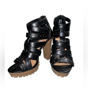 REPORT High Heels with Tred